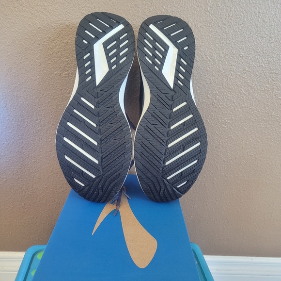 Brooks Levitate 4 Men's 8 - New - Picture 6 of 6